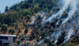 Incendio afecta ladera sur del Parque Metropolitano