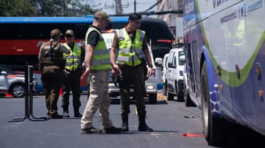 Taxista fue detenido tras atropellar a carabinero al intentar evitar fiscalización