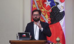 Presidente Boric se traslada a la Región del Biobío por emergencia de incendios forestales