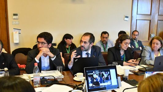 Reajuste al sector público: Ministerio de Hacienda subió a 5 años la norma de "amarre"