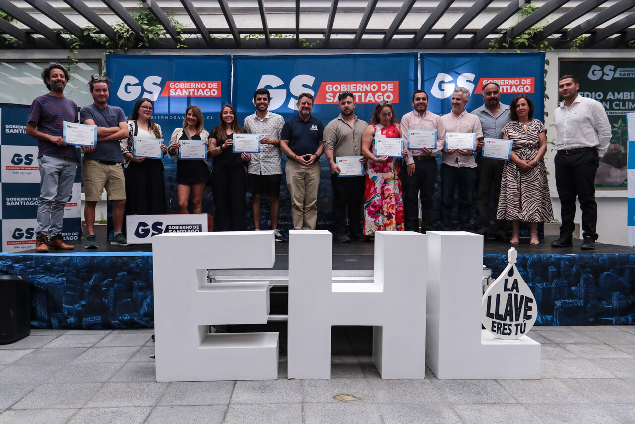 El Gobernador de la Región Metropolitana, Claudio Orrego, lanza la segunda versión del programa de prevención "Estrategias Hídricas Locales" instancia en la cual se incorpora a 17 nuevas comunas de la Región para enfrentar el riesgo de desabastecimiento de agua/Agencia Uno