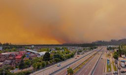 Rutas hacia el Biobío se mantienen cerradas debido a incendios forestales