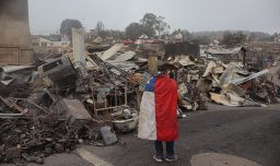 Salud mental en emergencia: Experta entrega pautas para el manejo emocional con niños tras los incendios del sur de Chile