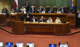 Congreso despachó proyecto de reajuste al sector público, pero sin normas de "amarre"