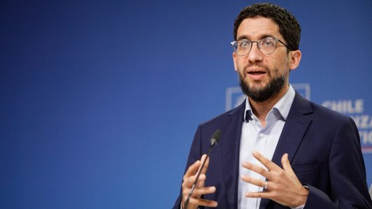 Ministro del Trabajo cuestiona a la UDI por tramitación de Sala Cuna: "Es una mala noticia para las madres y mujeres de Chile"