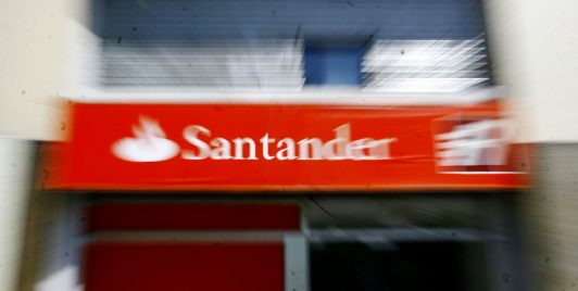 “Santander Rewards”: Sernac oficia a banco por cambios en su programa de fidelización