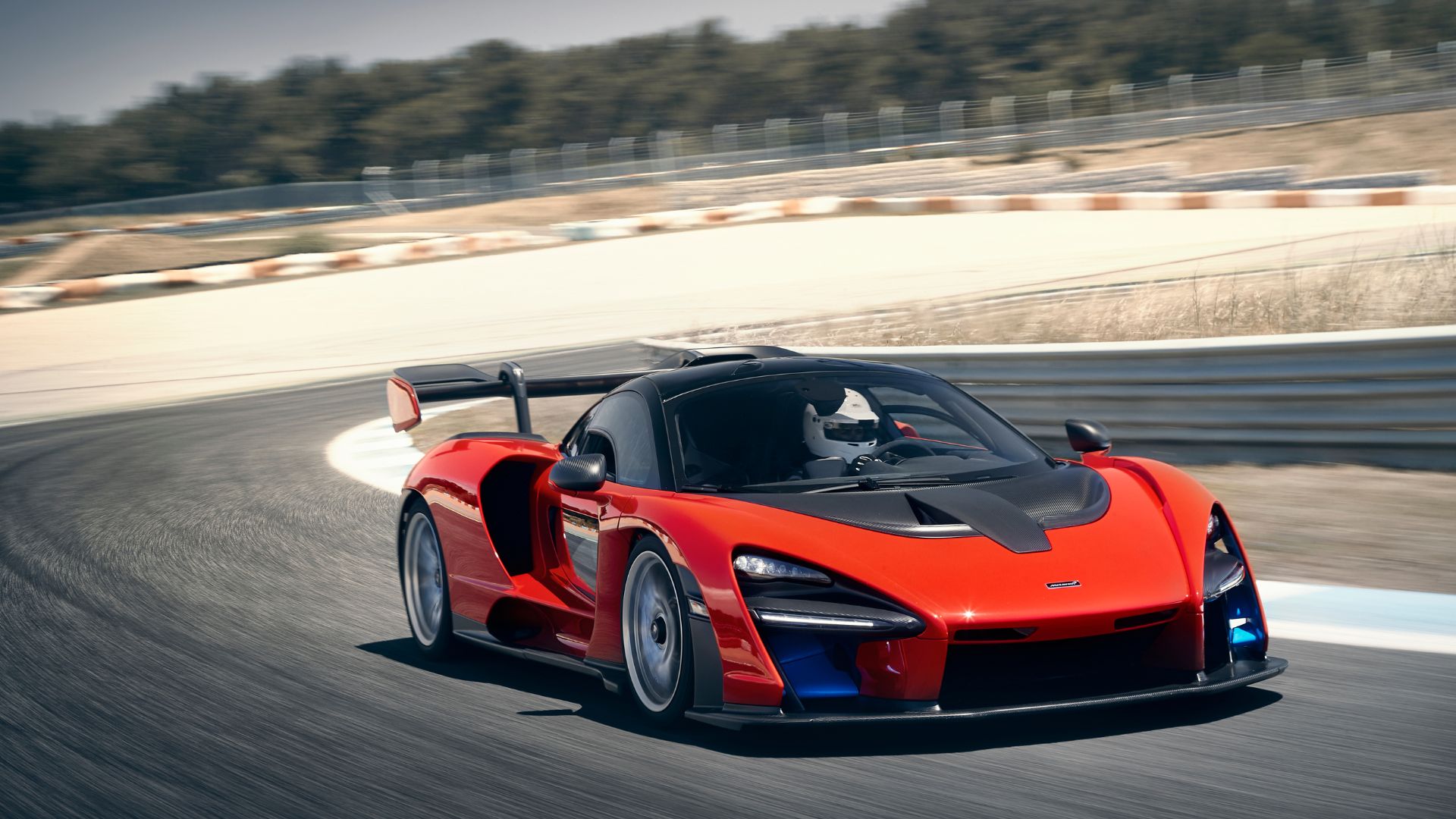 (McLaren Senna)