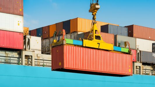 Sin contar cobre ni litio: Exportaciones de Chile crecieron un 9,4%, destacando alimentos y servicios creativos