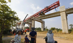 El impactante relato del accidente de tren que dejó 32 muertos en Tailandia: “Escuché gritar ‘salven a los niños’”