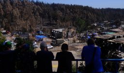 Gobierno anuncia beneficios Junaeb para estudiantes afectados por incendios en el Sur: ¿En qué consisten?