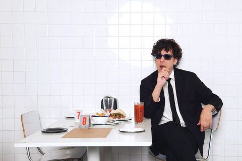 Lucas Espinoza lanza especial en streaming y anuncia gira de verano