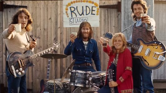 Paul McCartney revela su lucha contra la depresión en el documental 'Man On The Run' sobre su etapa con Wings