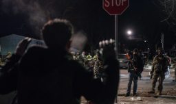 Agente de ICE dispara a inmigrante mientras intentaba arrestarlo en Mineápolis: Sería de nacionalidad venezolana