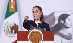 “Aunque quede lejos...”: Presidenta de México anuncia envío de apoyo a Chile por incendios