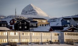 Recomiendan radios, bengalas y más: Groenlandia lanza guía de preparación ante crisis en medio del interés de Donald Trump