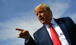 Trump asegura que  que Cuba "está a punto de caer" porque ya no recibe petróleo de Venezuela