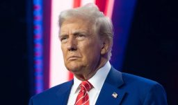 Trump amenaza con nuevos aranceles a Europa por Groenlandia: Apunta a llegar a un acuerdo