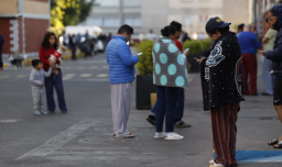 Muere una persona y otras 12 resultan heridas en la capital de México tras temblor de 6,5