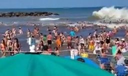 Ola gigante dejó un muerto y más de 30 heridos en Argentina