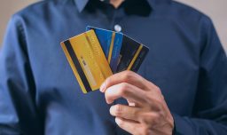 Informe CMF: Endeudamiento en Chile disminuye 16,9% y la carga financiera se ubica en 11,9%