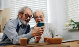 INE proyecta que en 2036 la población en Chile dejará de crecer y comenzará una "disminución gradual"