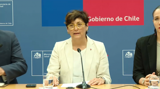 Ministra Aguilera descarta "privilegios" en atención de urgencia de su madre: "No hice ninguna presión"