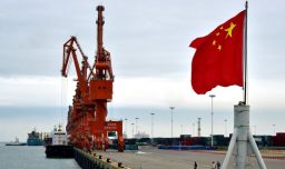 China afirma estar dispuesta a apoyar "firmemente" a Cuba ante la escasez de combustibles