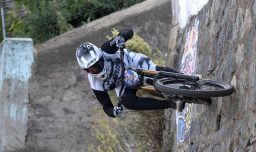 Colombiano Sebastián Holguín se corona en el Red Bull Valparaíso Cerro Abajo