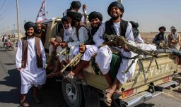 Pakistán declara entrar en "guerra abierta" con Afganistán tras combates en la frontera