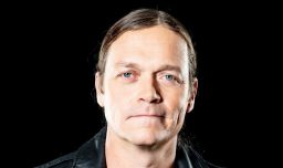 Muere Brad Arnold, fundador y voz de 3 Doors Down, a los 47 años