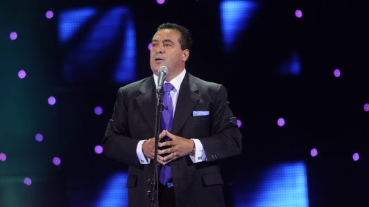 Municipalidad de Villa Alegre denuncia a Dino Gordillo por beso a menor en festival: Esto responde el humorista