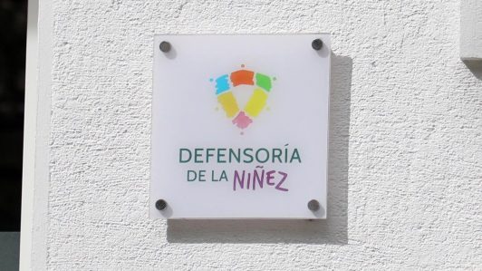 Defensoría de Niñez interpone recurso para frenar acceso de Contraloría a datos de menores en programas de identidad de género