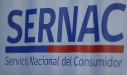 Sernac advierte riesgo de incendio en más de 100 cargadores portátiles de la marca Forza