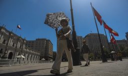 Incluye Santiago: Meteorología emite alerta por “altas temperaturas extremas” en tres regiones