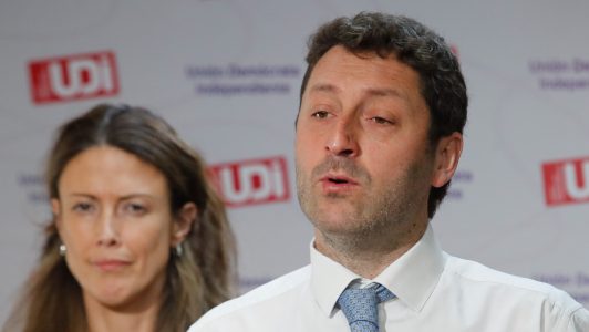 “Este Gobierno tiene nota roja”: Juan Antonio Coloma (UDI) critica bono que aumentó el sueldo del Presidente Gabriel Boric