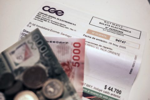 Debate por propuesta para saldar deuda con distribuidoras eléctricas: En qué consiste, las razones detrás y más