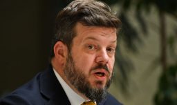 Kaiser contestó a congresista estadounidense que advirtió "consecuencias" por ayuda a Cuba: "No puedo dejar pasar el agravio"