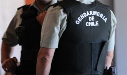 Gobierno ordena suspensión de vacaciones para las jefaturas de Gendarmería tras casos de liberaciones por error de imputados