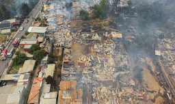 A un mes de los incendios en el Biobío: Los cruces entre el alcalde de Penco y el Gobierno por la gestión de la emergencia