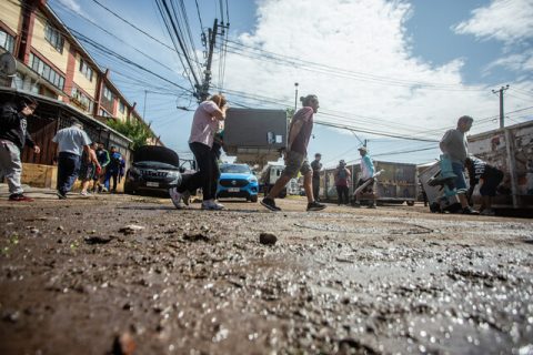 Senapred actualiza balance por lluvias en la RM: 341 viviendas afectadas y 5 mil clientes siguen sin luz