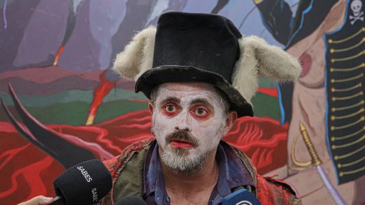 Polémica exposición artística fue cerrada por la Municipalidad de Concepción: