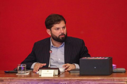 Cable submarino con China: Presidente Boric habría ordenado frenar proyecto tras ser informado sobre advertencia de EE.UU.