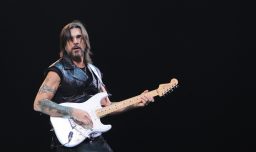 Desde “Me Enamora” a “Es por ti”: Juanes convirtió Viña 2026 en un karaoke masivo de clásicos latinos