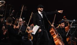 Yandel brilla en Viña 2026 con un recorrido sinfónico de sus grandes éxitos