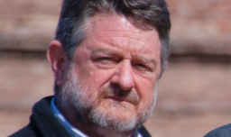 Chats revelan que Larraín hablaba de un convenio por “dos mil millones” con Orrego antes de que se aprobara proyecto de ProCultura