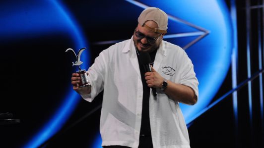 "Catador de empanadas", 31 Minutos y el "Guatón" Salinas: Esteban Düch conquista al "Monstruo" en su debut en Viña 2026