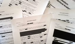 Departamento de Justicia entrega al Congreso lista de contactos "poderosos" de Epstein en medio de críticas por omisiones