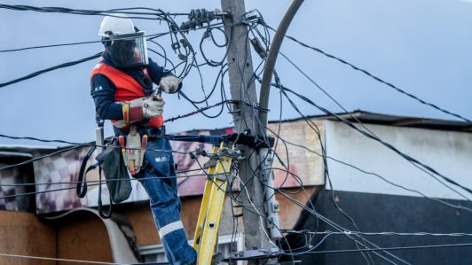 Enel suspenderá suministro eléctrico en nueve comunas de Santiago este jueves por trabajos de modernización