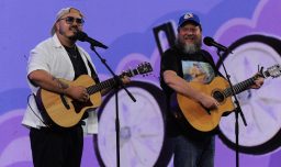 Esteban Düch emociona en Viña 2026 con homenaje a 31 Minutos y la inesperada aparición del "Guatón" Salinas