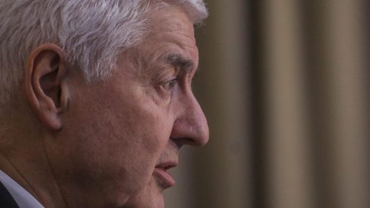 Exdirector del SII acusa al Partido Comunista de tenderle una "trampa" para forzar su salida